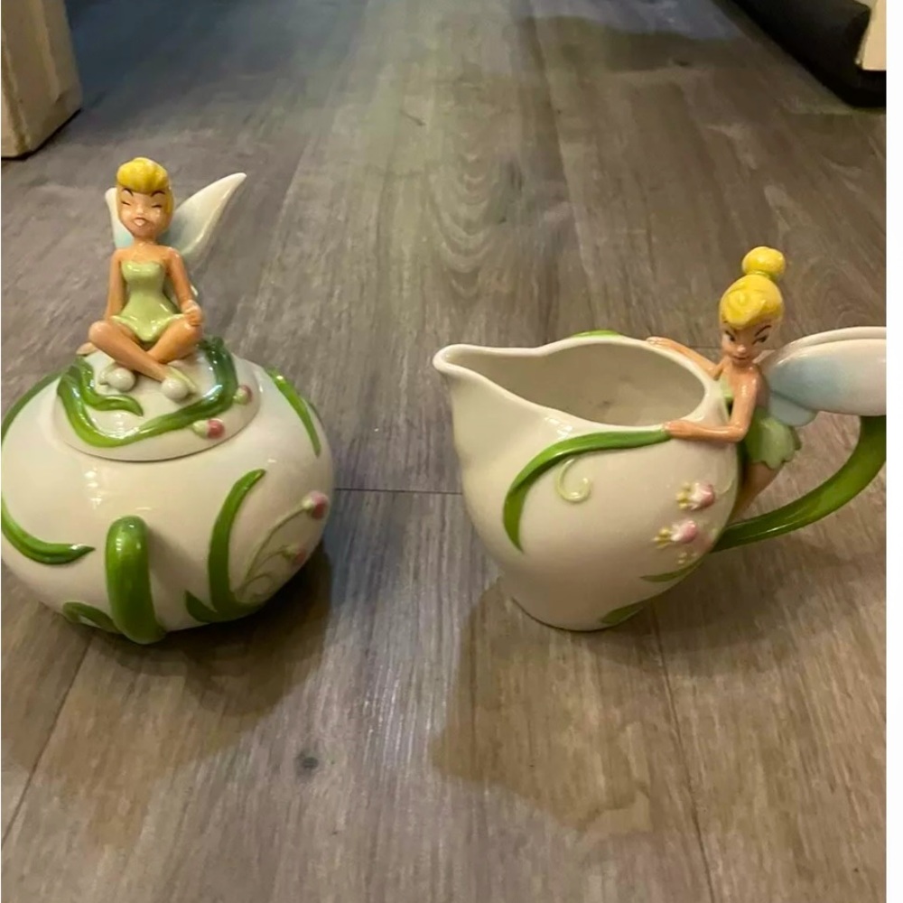 Adorable Tinker-bell Disney tea set!
